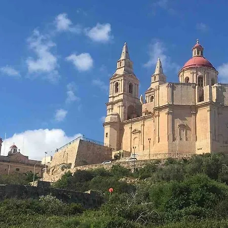 Appartement 2 Bedroom In With Sea Views And Close To Amenities *