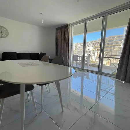 Apartment 2 Bedroom In With Sea Views And Close To Amenities Mellieha