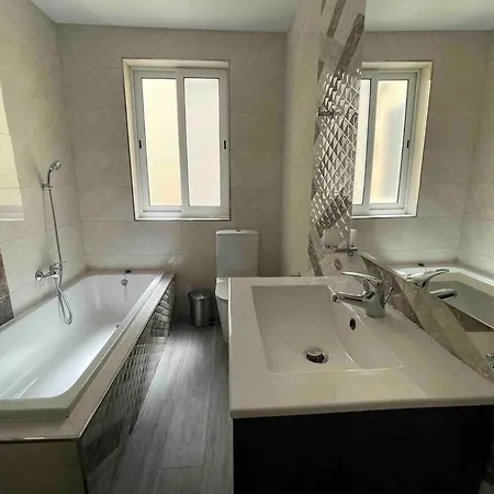 2 Bedroom In With Sea Views And Close To Amenities * Mellieha