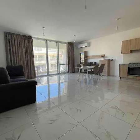 2 Bedroom In With Sea Views And Close To Amenities Mellieha