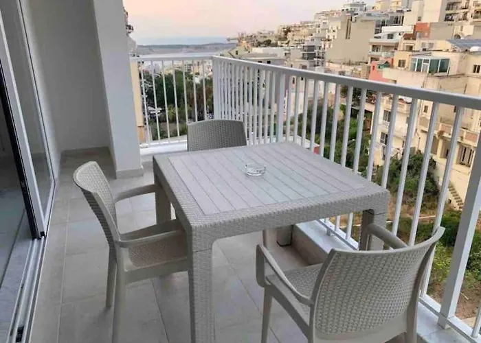 2 Bedroom In With Sea Views And Close To Amenities Mellieħa
